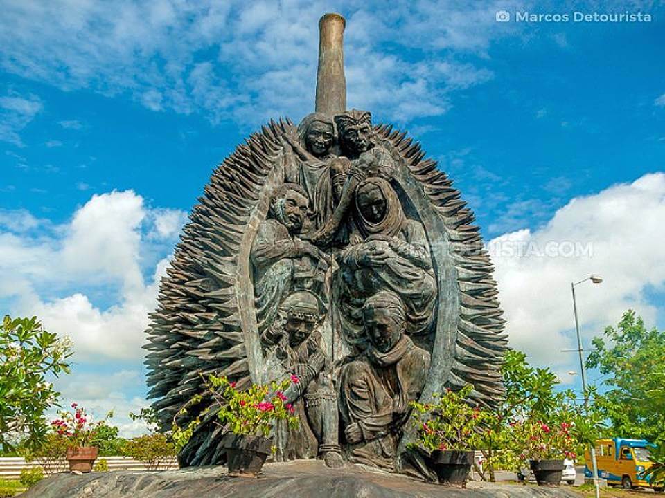 Giant Durian Sculpture ( Photo by Marcos Detourista)